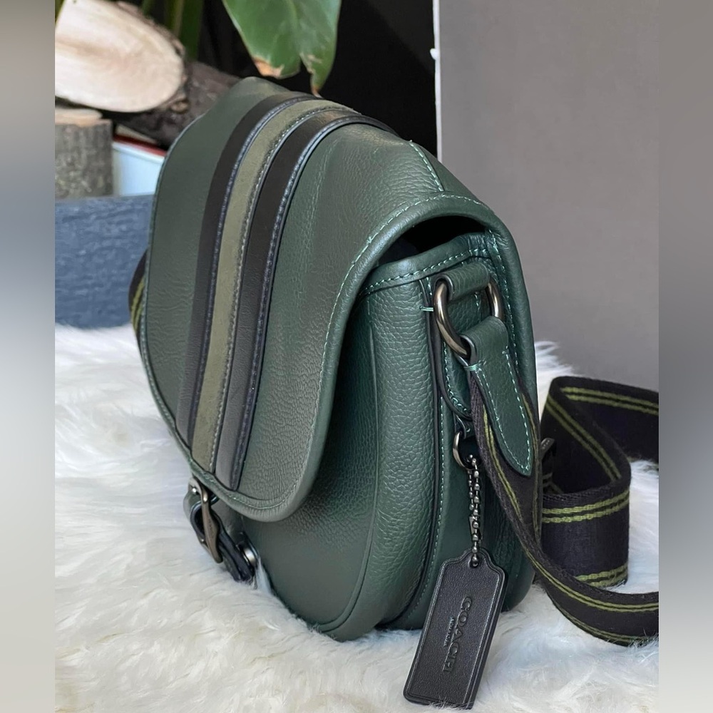 💰SOLD - C5382 - Coach Hitch Crossbody with Varsity Stripe - Picture 3 of 12